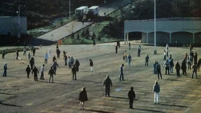 Ölülerin Şafağı sahne 5
